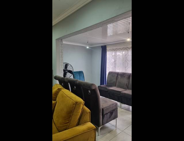 12 BEDROOM HOUSE FOR SALE IN SUNNYRIDGE